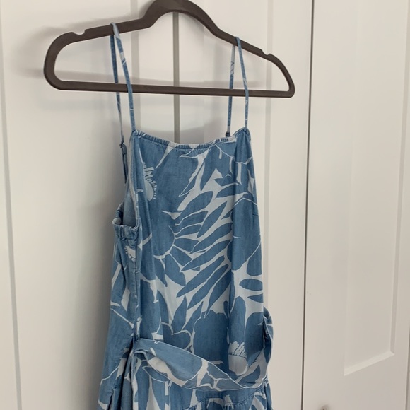 Brand New Women’s Gap XS Denim Dress - Picture 2 of 5